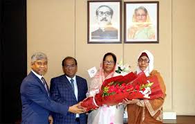 জেনিথ লাইফের সিইও এস এম নুরুজ্জামান জন্মদিনে ফুলেল শুভেচ্ছায় সিক্ত