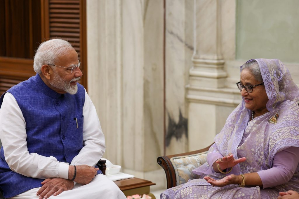 শেখ হাসিনা-মোদি বৈঠকে দু’দেশের সম্পর্ক আরো দৃঢ় করার আগ্রহ প্রকাশ