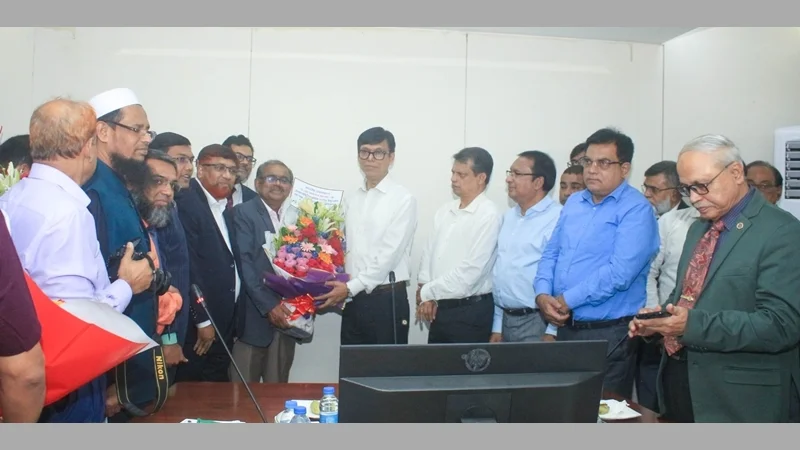 আইডিআরএ’র নতুন চেয়ারম্যানকে এনআরবি ইসলামিক লাইফের ফুলেল শুভেচ্ছা