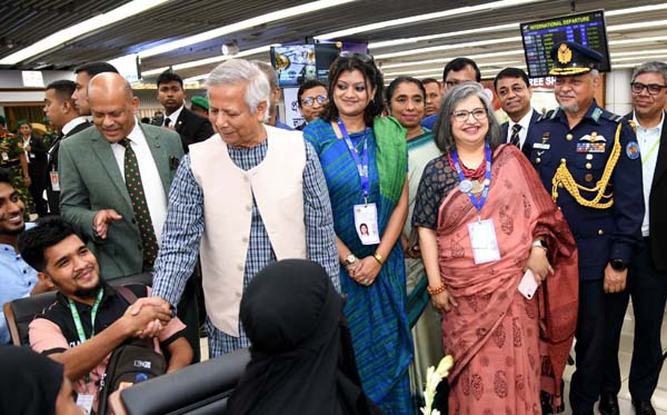 হযরত শাহজালাল আন্তর্জাতিক বিমানবন্দরে প্রবাসী লাউঞ্জ উদ্বোধন করলেন প্রধান উপদেষ্টা