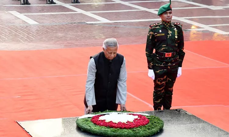 শহিদ বুদ্ধিজীবীদের প্রতি প্রধান উপদেষ্টার শ্রদ্ধা