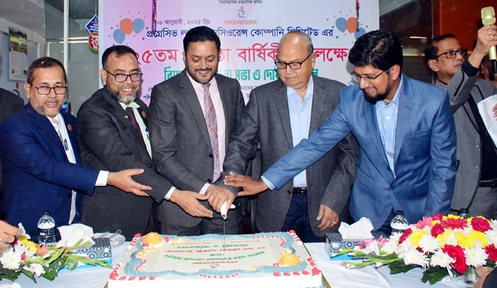 কেকে কেটে প্রগ্রেসিভ লাইফ ইন্স্যুরেন্সের ২৫তম প্রতিষ্ঠা বার্ষিকী উদযাপন