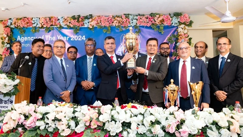 মেটলাইফের বর্ষসেরা এজেন্সি নোয়াখালীর সুমন এজেন্সি