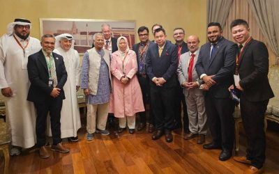 দোহায় বিদেশী বিনিয়োগকারীদের সঙ্গে প্রধান উপদেষ্টার বৈঠক