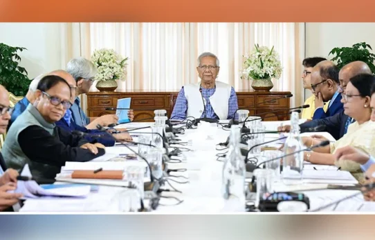 লুটপাটের অর্থ ব্যবস্থাপনার জন্য একটি বিশেষ তহবিল গঠন করতে হবে : প্রধান উপদেষ্টার