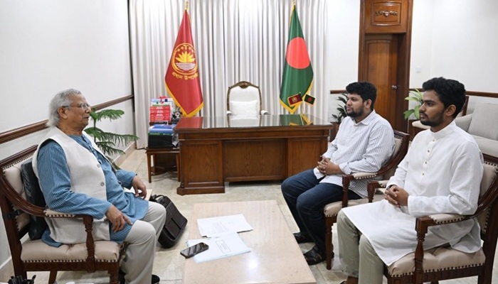 উপদেষ্টা মাহফুজ আলম ও আসিফ মাহমুদ সজিবের পদত্যাগ