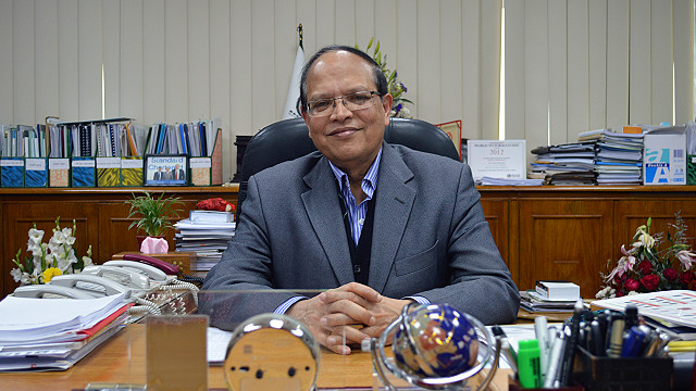 সাবেক গভর্নর আতিউরসহ ২৫ জনের বিরুদ্ধে গ্রেপ্তারি পরোয়ানা