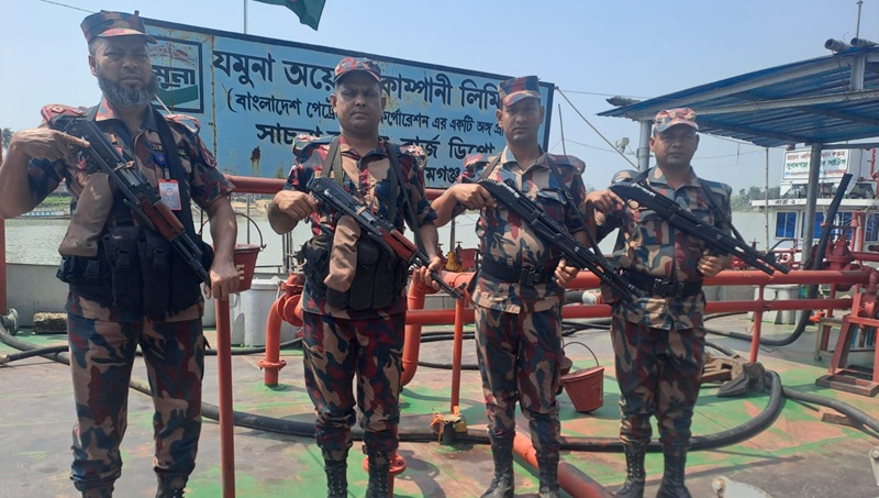 তেলের ডিপোতে বিজিবি মোতায়েন