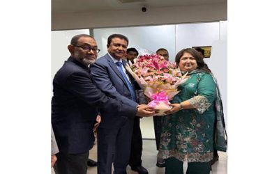 আইডিআরএ’র চেয়ারম্যানকে সন্ধানী লাইফের ফুলের শুভেচ্ছা