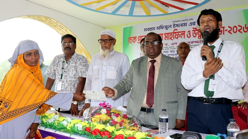 ২ হাজার ৮০ টাকার ২টি কিস্তি দিয়ে ২ লাখ টাকার মৃত্যুদাবির চেক পেলেন জেনিথ ইসলামী লাইফের এক নোমিনী